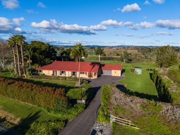 PRIME POSITION & UNLIMITED POTENTIAL ON 6 HECTARES