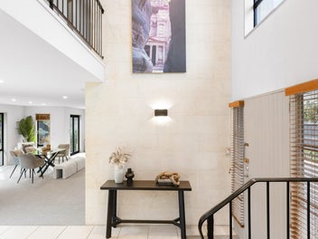 Spacious, Sunny & Solid - Your Family Oasis