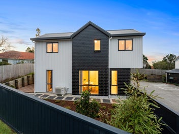 Solid Corner Townhouse - Easy Living