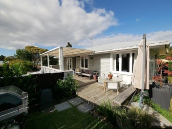 Image 1 of 20