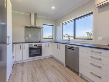 Luxury, lifestyle and land, it's all here