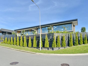 Elevated Elegance - City-to-Alps Perfection