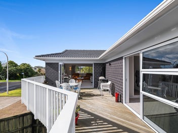 Extensively Renovated Home - Brand-New Upper Level