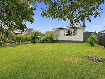 Private Sale 3 Bedroom Home