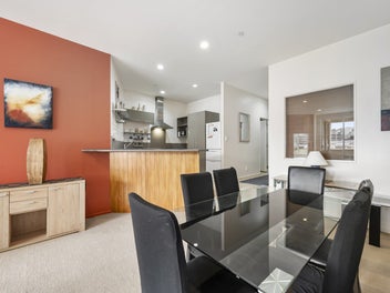 GREAT VALUE CITY FRINGE APARTMENT