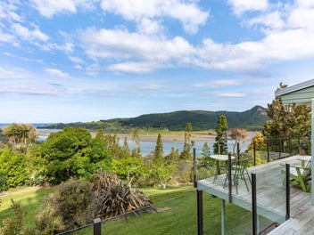 Coromandel coastal lifestyle with water views