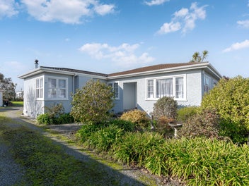Very Tidy Home, Generous 1391m2 Section
