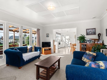 Very Tidy Home, Generous 1391m2 Section