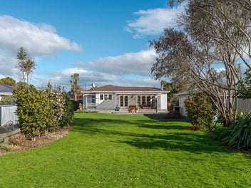 Very Tidy Home, Generous 1391m2 Section