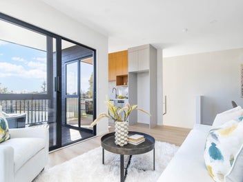 Double-Level Delight – Contemporary Comfort in...