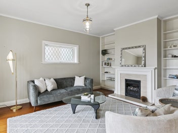 Classic 1920s with Modern Twist