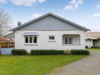 Charming Bungalow on Renall