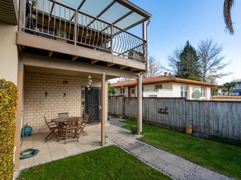 Superior Townhouse with Dual Street Access