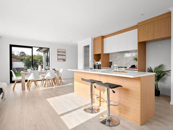 Stand Alone Brand New Home in Chedworth