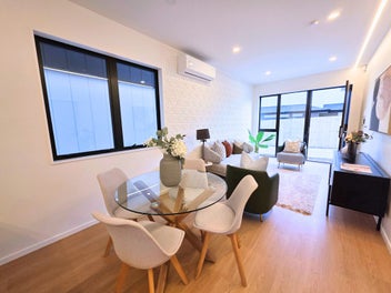 Modern Brand New Family Living Freehold Homes