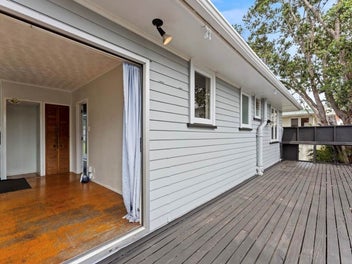 Versatile Living – Home & Income + Potential