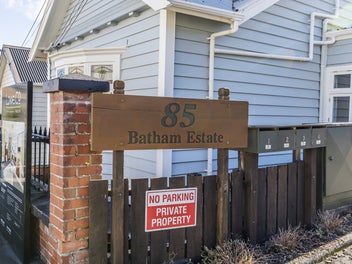 BEST VALUE TOWNHOUSE MOUNT VIC!