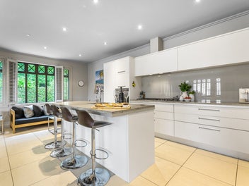 Designer elegance - Fringe city living - Concrete