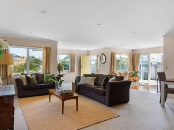 Peaceful retreat in the heart of Sycamore Park.
