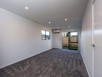 Near New - Modern Comfort & Convenience Fairfield