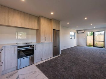 Near New - Modern Comfort & Convenience Fairfield