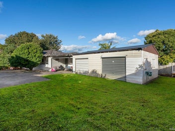 Prime Property Beside Lloyd Elsmore Park