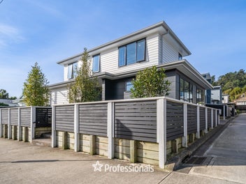 MODERN, STYLISH & STANDALONE - NEAR NEW!