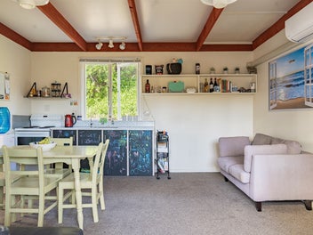The Beach Bach with Privacy