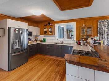 Lifestyle property with mountain views!