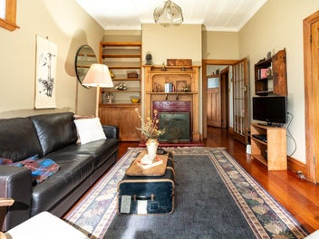 SUNNY BROOKLYN BUNGALOW