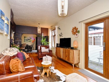 A Slice of Paradise! With Double Glazing!