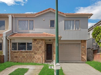 Modern Comfort & Convenience in Flat Bush