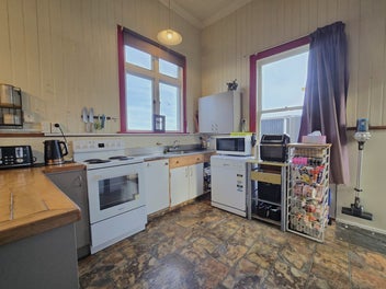 Charming 1914 character with huge potential