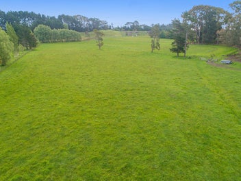 No covenants - 1.83 ha Bareland