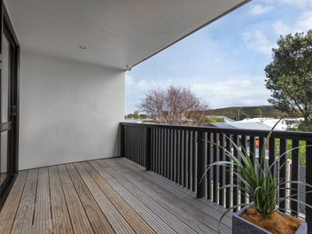 MUST SELL – Owners Heading Overseas!