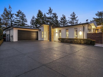 Luxury Living, Lake Access in Northbrook Waters