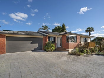 Perfect Sunny & Elevated Home with Private Garden