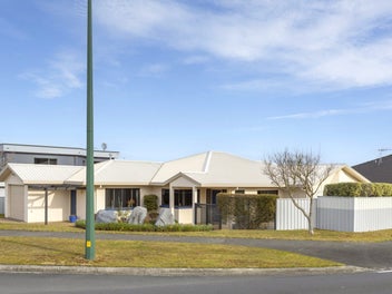 Image 1 of 22