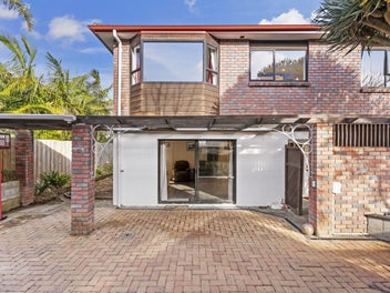 MUST BE SOLD - FAMILY HOME WITH SEA VIEWS