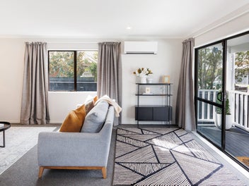 A Charmer in Cloverlea