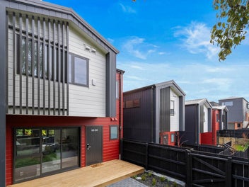 Affordable! Standalone! Seaview Living!