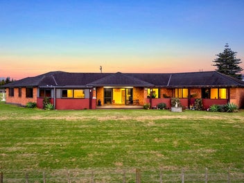 Solid Lifestyle - 4 Bedroom + Office
