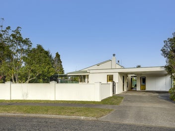 Versatile Family Home with Pool & Games Room