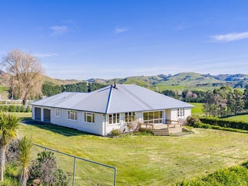 Lifestyle with 3.47ha or 20ha purchasing options