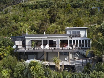 WHANGAROA WATERFRONT ICON - INCREDIBLE VALUE