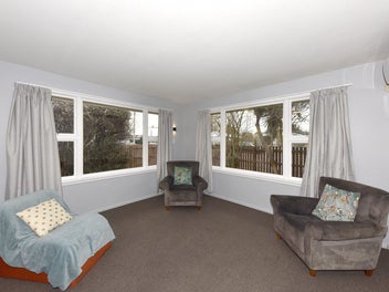 Charming 2-Bedroom Unit in Lively Sydenham