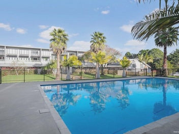 SICK OF PAYING SOMEONE ELSE'S MORTGAGE?