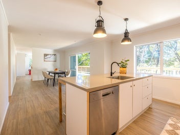 Contemporary Treetop Haven