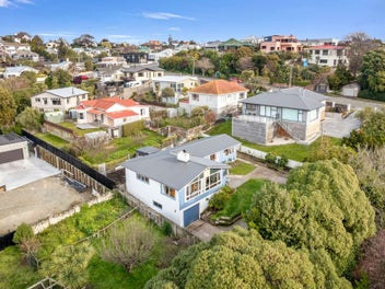 A Family Haven with Oamaru Harbour Views