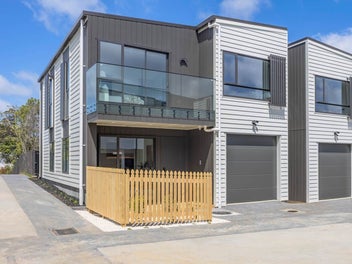 Standalone/Modern Living in Prime Location